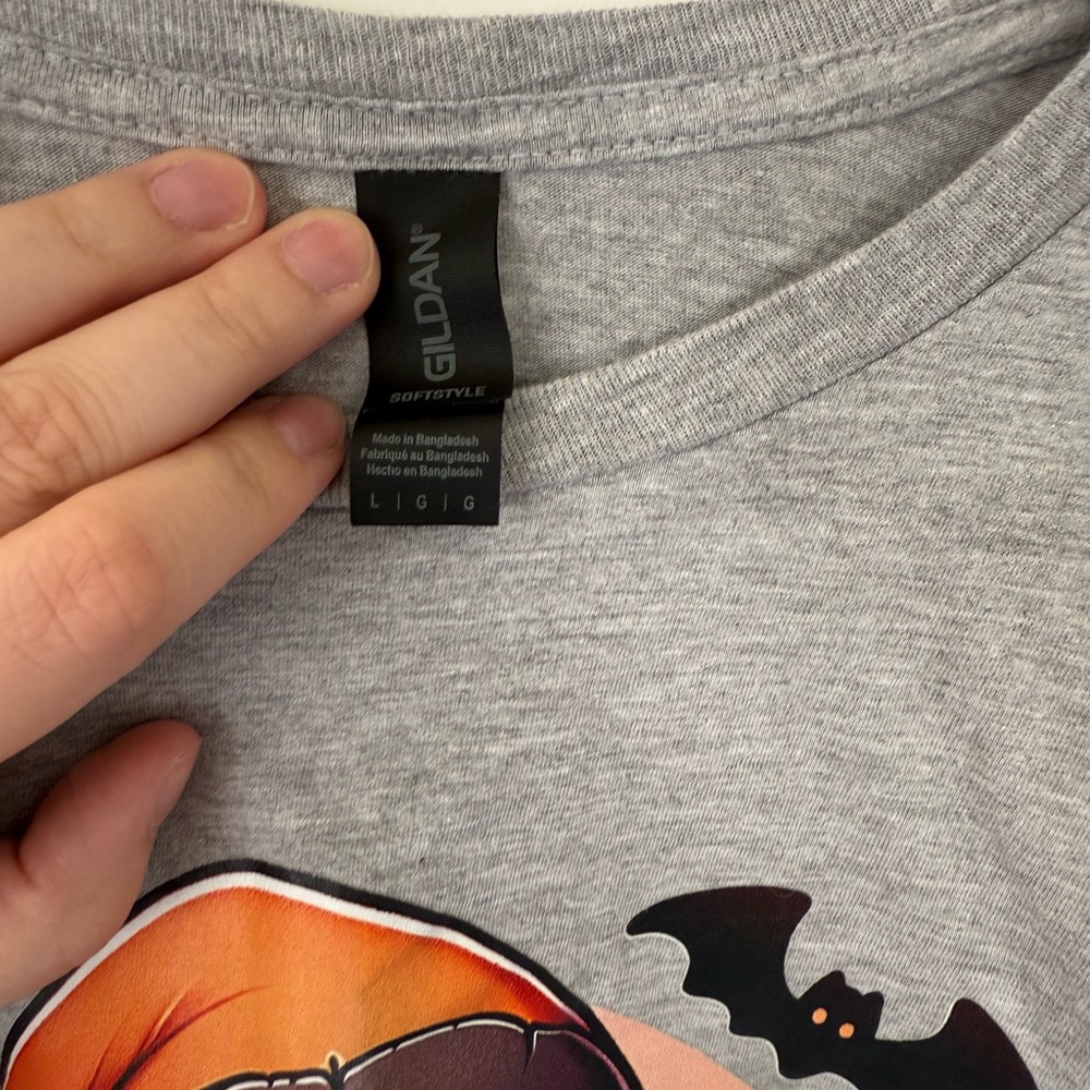 Gildan Gray Halloween T-Shirt with Ghost and Pumpkin - Picture 3 of 4